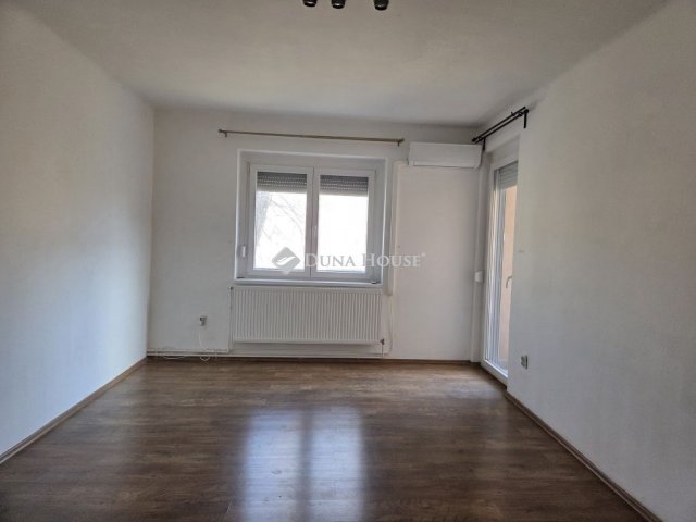 Eladó téglalakás, Szolnokon, Bálvány utcában 31.4 M Ft