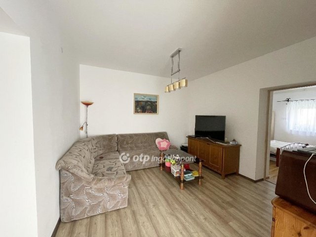 Eladó családi ház, Rózsaszentmártonon 52.5 M Ft, 4 szobás