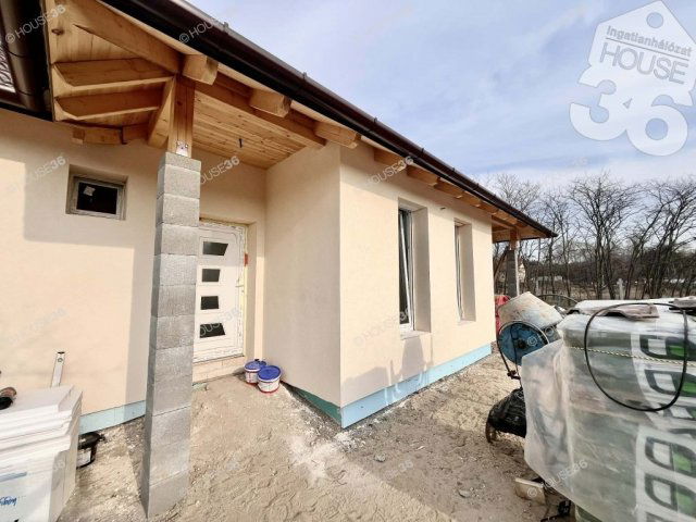 Eladó családi ház, Kecskeméten 89.9 M Ft, 4 szobás