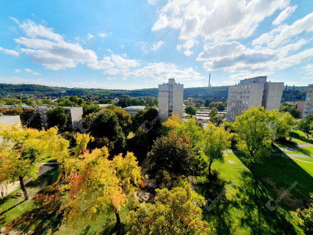 Eladó panellakás, Miskolcon 31.9 M Ft, 3 szobás