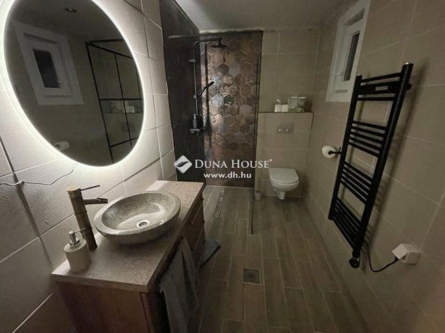 Eladó ipari ingatlan, Nyáregyházán 310 M Ft