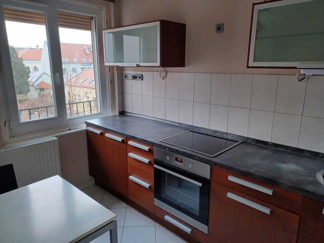 Eladó téglalakás, Győrött, Kiss János utcában 61.5 M Ft