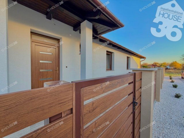 Eladó családi ház, Kecskeméten 124.9 M Ft, 5 szobás