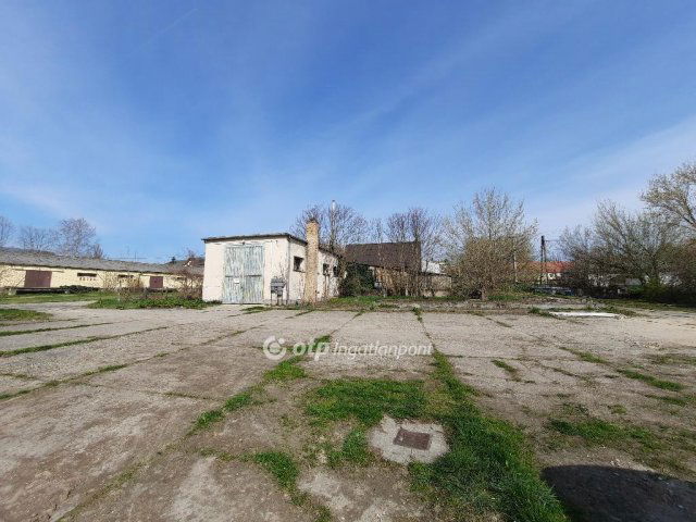 Eladó ipari ingatlan, Tamásiban 116 M Ft / költözzbe.hu