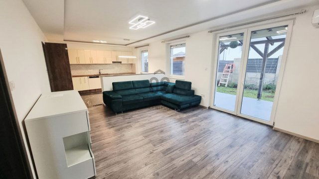 Eladó családi ház, Kerepesen 119.9 M Ft, 5 szobás