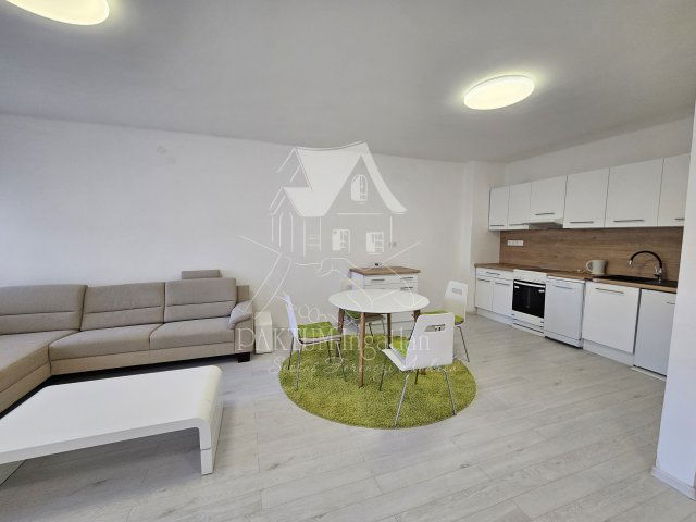 Kiadó téglalakás, albérlet, Szolnokon 200 E Ft / hó, 3 szobás