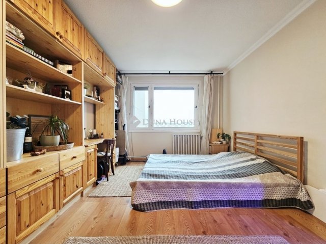 Eladó panellakás, Dunakeszin 72 M Ft, 3 szobás