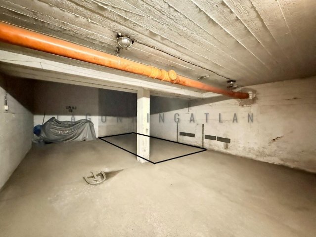 Eladó garázs, Budapesten, II. kerületben 11 M Ft