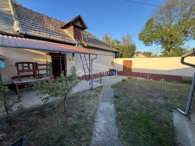 Eladó családi ház, Kecskeméten 28.9 M Ft, 1 szobás