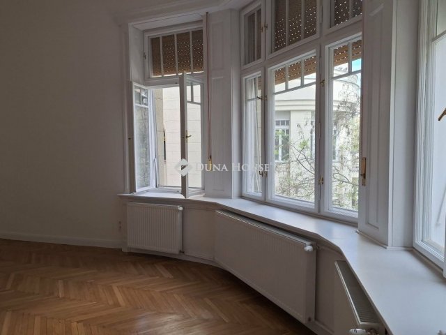 Kiadó téglalakás, albérlet, Budapesten, V. kerületben, 2 szobás