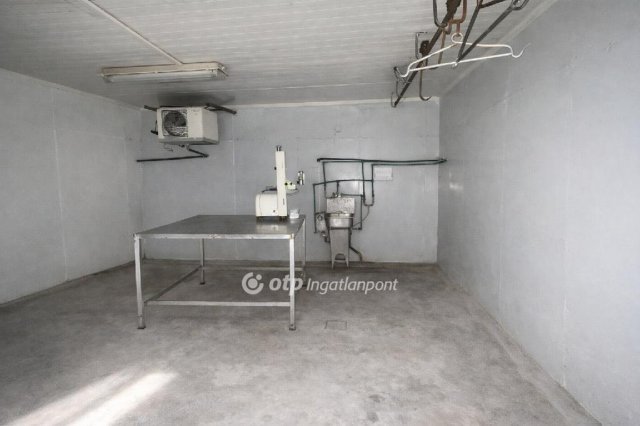 Eladó ipari ingatlan, Füzesabonyban 69.9 M Ft