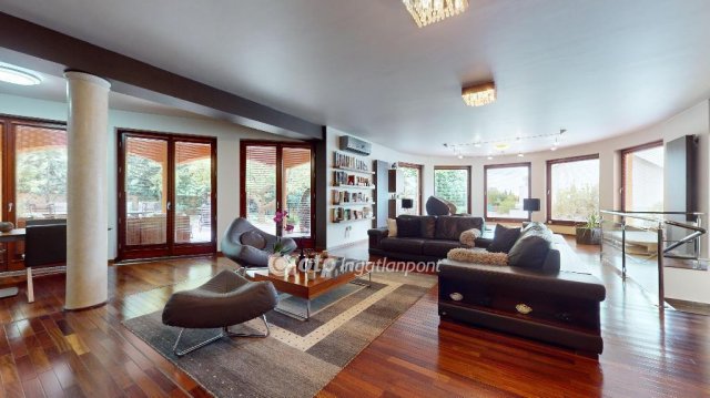 Eladó családi ház, Egerben 440 M Ft, 5 szobás