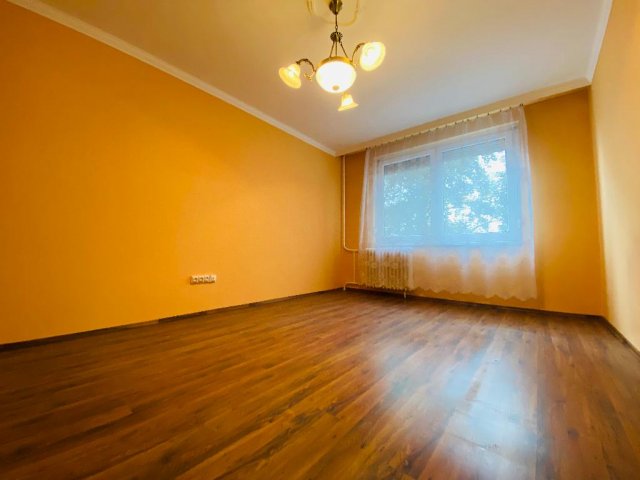 Eladó panellakás, Debrecenben 28.9 M Ft, 1+1 szobás