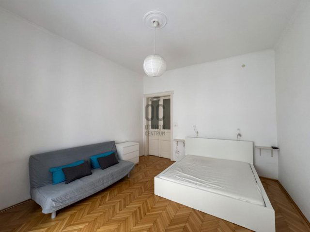 Eladó téglalakás, Budapesten, V. kerületben 74.9 M Ft, 1 szobás