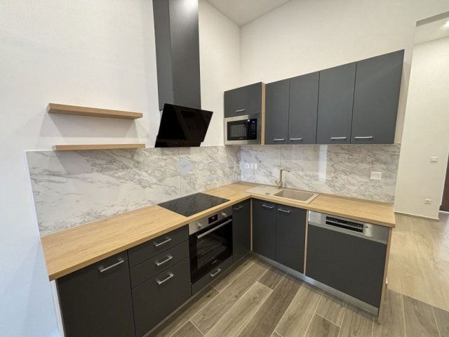 Eladó téglalakás, Budapesten, VI. kerületben 149.9 M Ft