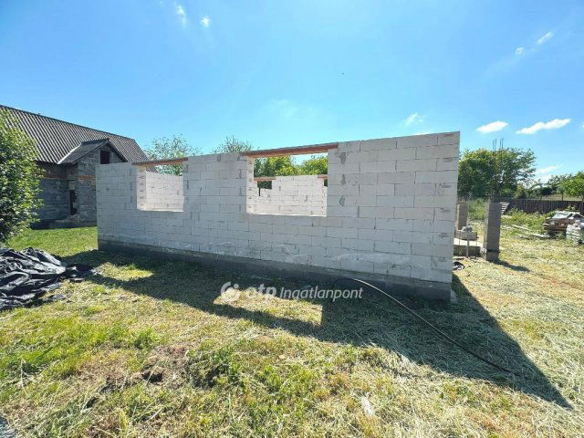 Eladó családi ház, Abádszalókban 8.5 M Ft, 3 szobás