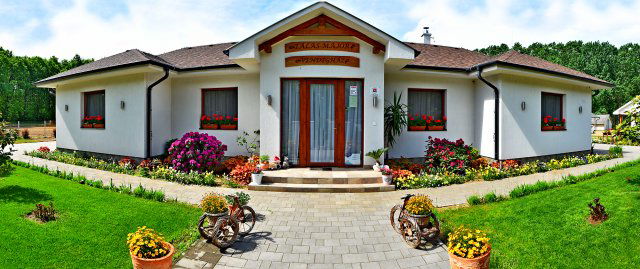 Eladó hotel, Nyíradonyban 449.9 M Ft, 8+1 szobás