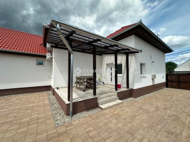 Eladó családi ház, Albertirsán 120 M Ft, 5 szobás