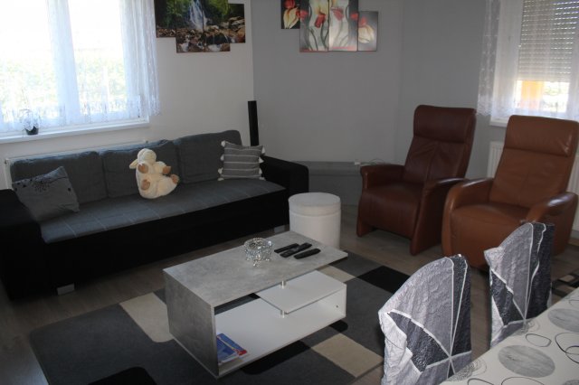 Eladó családi ház, Fertőendréden 109.99 M Ft, 1+1 szobás