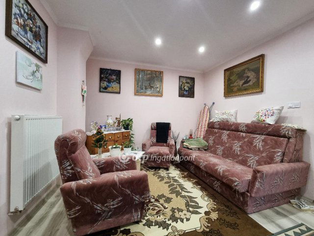 Eladó családi ház, Bakonytamásin 44.99 M Ft, 2 szobás