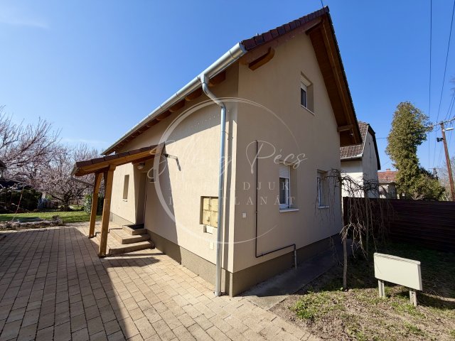 Eladó családi ház, Mohácson 89.9 M Ft, 4 szobás