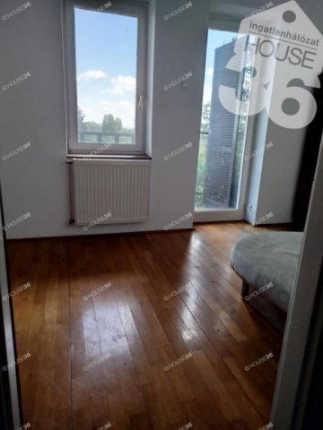 Eladó ikerház, Leányfaluban 78 M Ft, 4 szobás