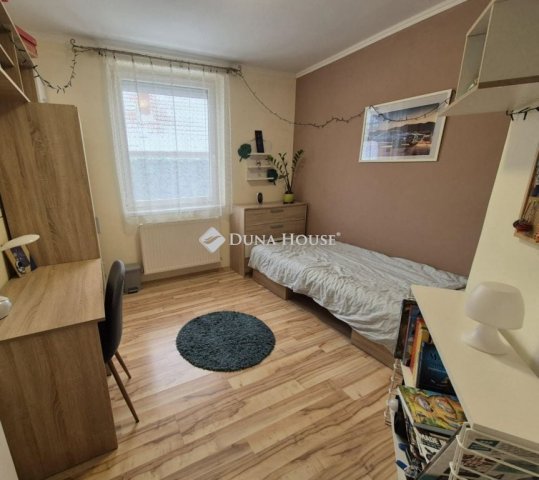 Eladó családi ház, Kapuváron 121 M Ft, 5 szobás