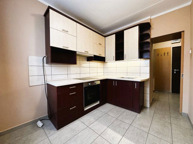 Eladó panellakás, Pécsett 48.9 M Ft, 2+1 szobás