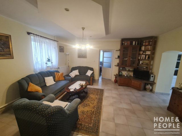 Eladó családi ház, Hódmezővásárhelyen 80 M Ft