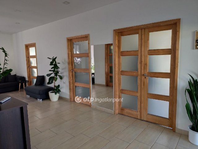 Eladó sorház, Hajdúnánáson 63.5 M Ft, 2 szobás