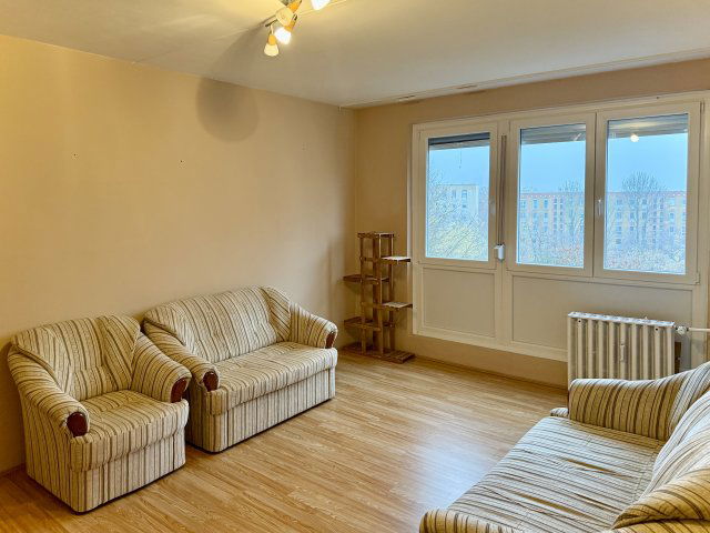 Eladó panellakás, Pécsett 44.9 M Ft, 2+1 szobás