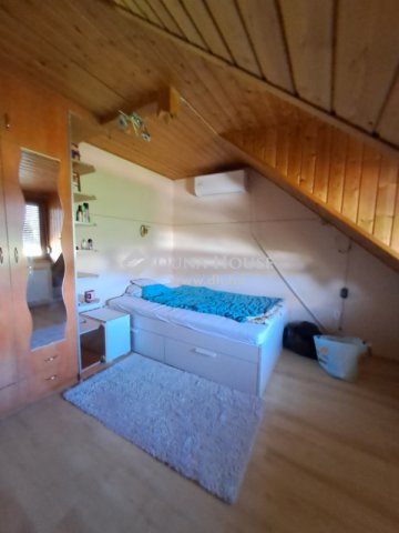 Eladó családi ház, Pécsett 119.9 M Ft, 7 szobás