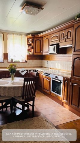 Eladó téglalakás, Szegeden 75.5 M Ft, 4 szobás