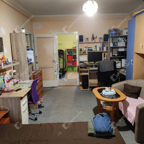 Eladó téglalakás, Szentesen 21 M Ft, 2 szobás