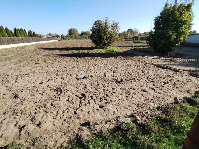 Eladó telek, Dánszentmiklóson 13 M Ft / költözzbe.hu