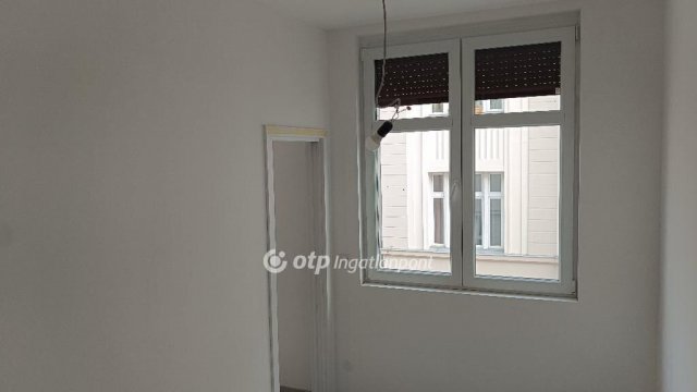 Eladó téglalakás, Budapesten, VI. kerületben 79.9 M Ft