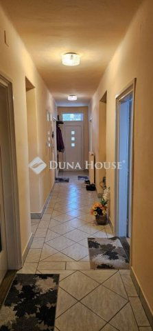 Eladó családi ház, Pécsett 65 M Ft, 3 szobás