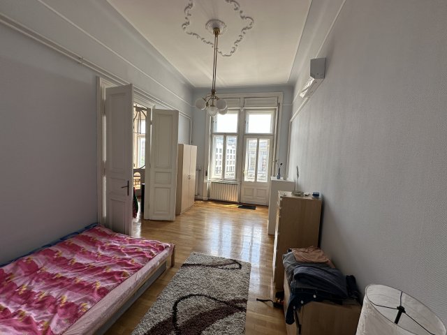 Eladó téglalakás, Budapesten, VII. kerületben, Rákóczi úton