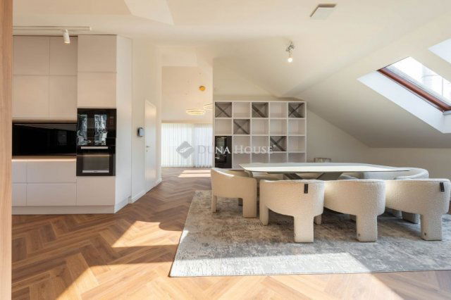 Eladó téglalakás, Budapesten, VI. kerületben 699.9 M Ft