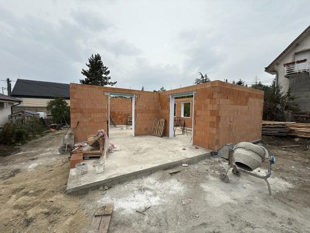 Eladó családi ház, Szentendrén 164.9 M Ft, 5 szobás