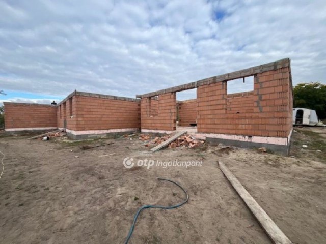 Eladó sorház, Dunaharasztin 99.9 M Ft, 3+1 szobás