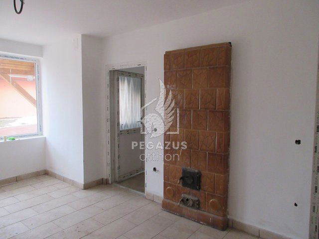 Eladó családi ház, Ózdon 29.9 M Ft, 2 szobás