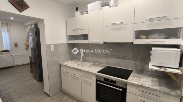 Eladó családi ház, Kecskeméten 69.99 M Ft, 4 szobás