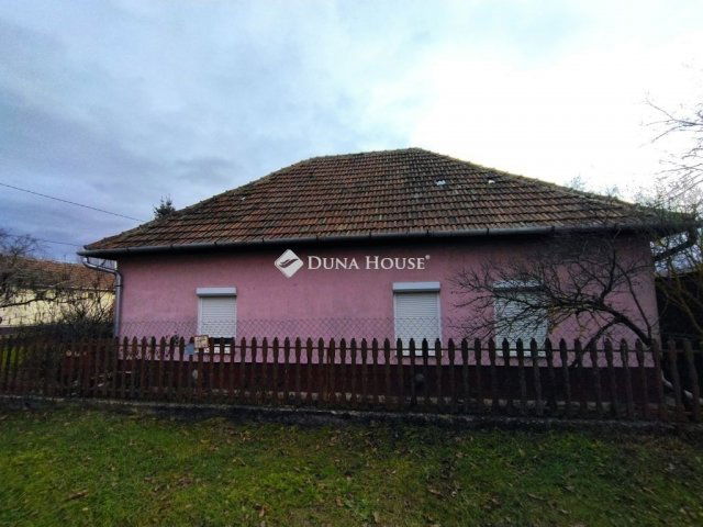 Eladó családi ház, Turán 29.9 M Ft, 2 szobás