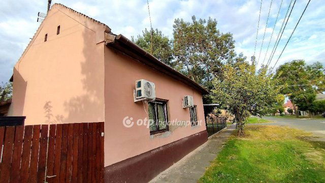 Eladó családi ház, Törökszentmiklóson 29.6 M Ft, 2 szobás