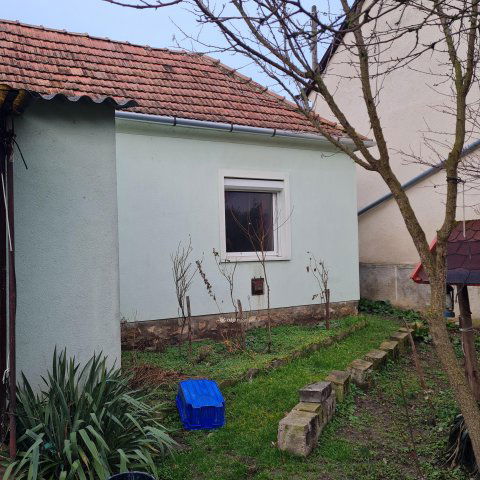 Eladó családi ház, Tapolcán 42.5 M Ft, 2 szobás