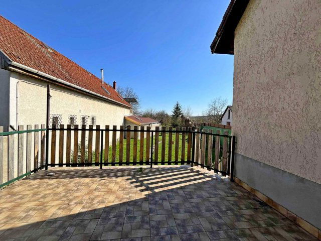 Eladó családi ház, Egerben 67.5 M Ft, 6 szobás