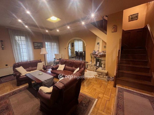 Eladó családi ház, Szegeden 249 M Ft, 5 szobás
