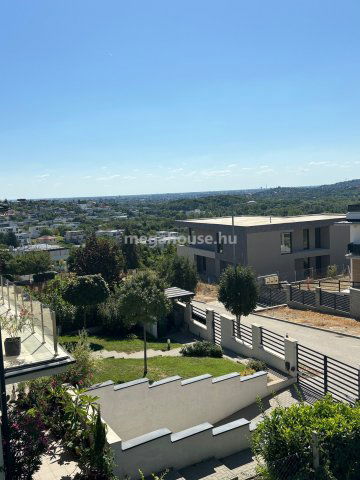 Eladó téglalakás, Budapesten, XI. kerületben 260 M Ft, 4 szobás