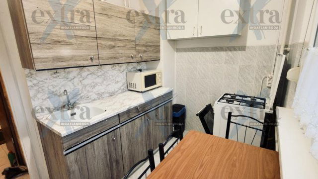 Eladó panellakás, Szegeden 55 M Ft, 2 szobás